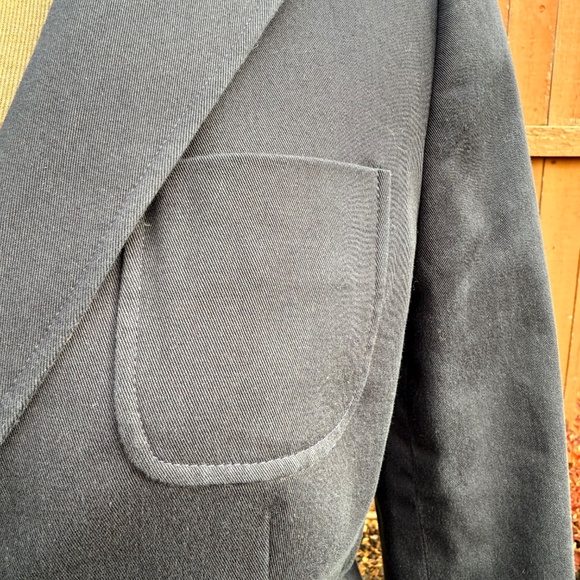 Classic Brooks Brothers Tailored Navy Blazer - Picture 8 of 16